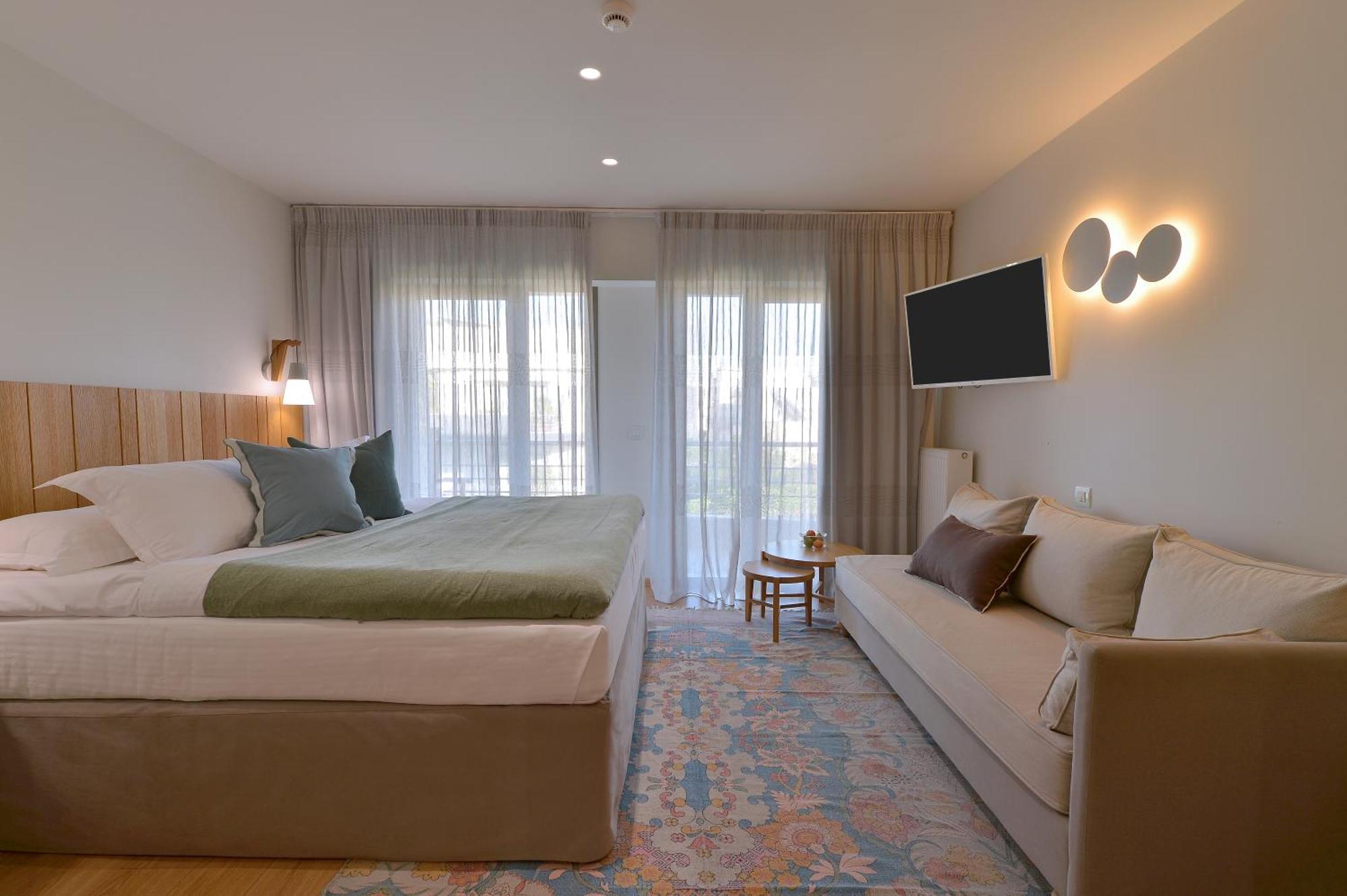 Mirivili Hospitality & Wellness Athene Buitenkant foto